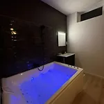 Hypercentre